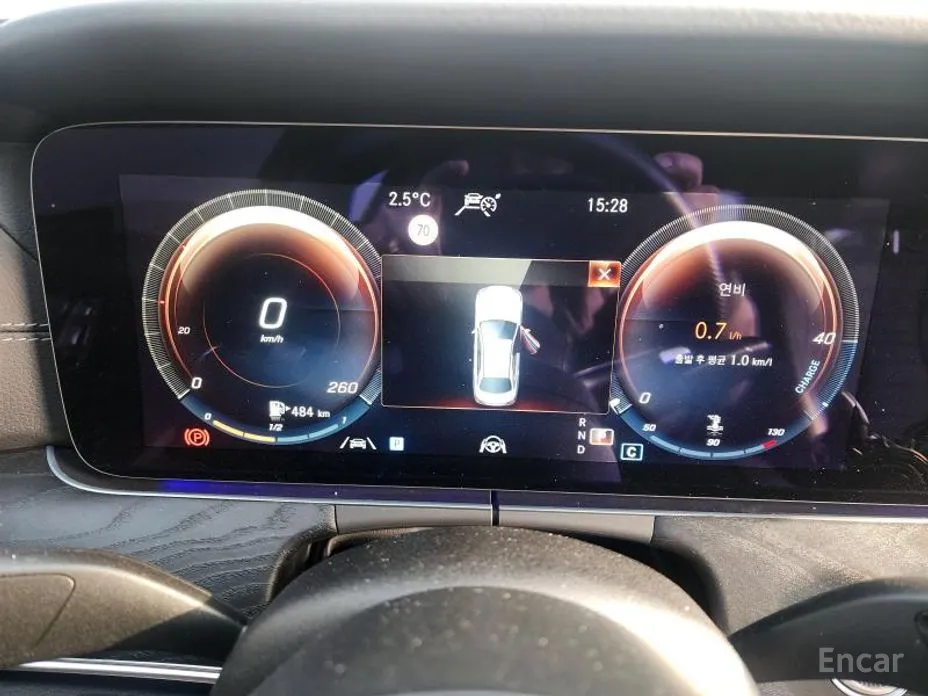 Фото 8 - Mercedes-Benz E-Class