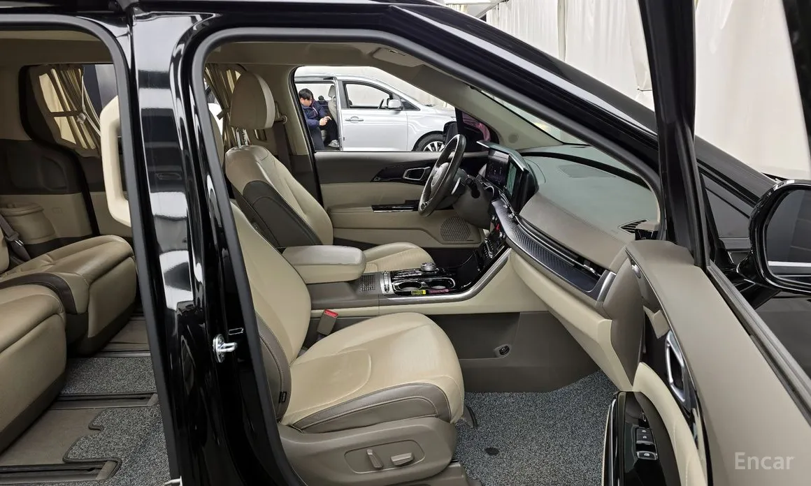 Фото 11 - Kia Carnival