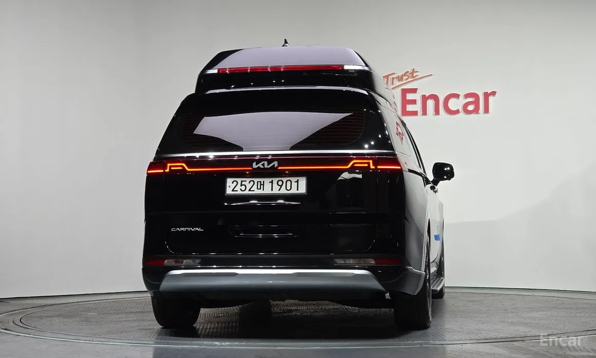 Фото 4 - Kia Carnival