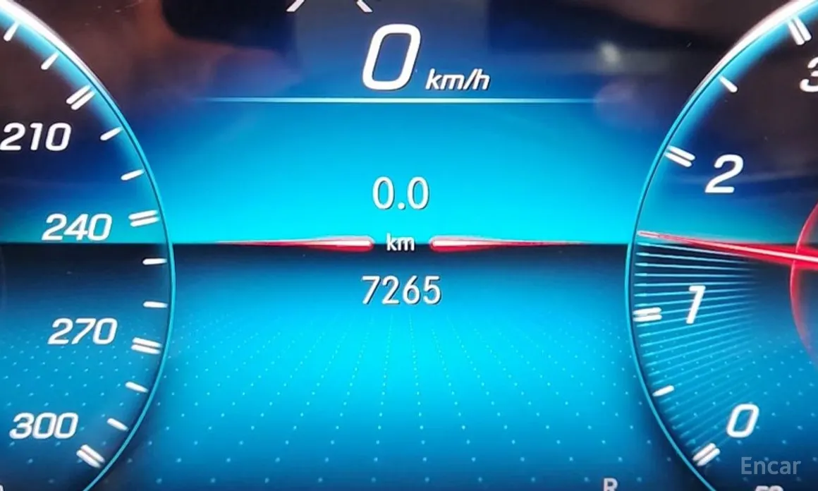 Фото 11 - Mercedes-Benz GLA-Class