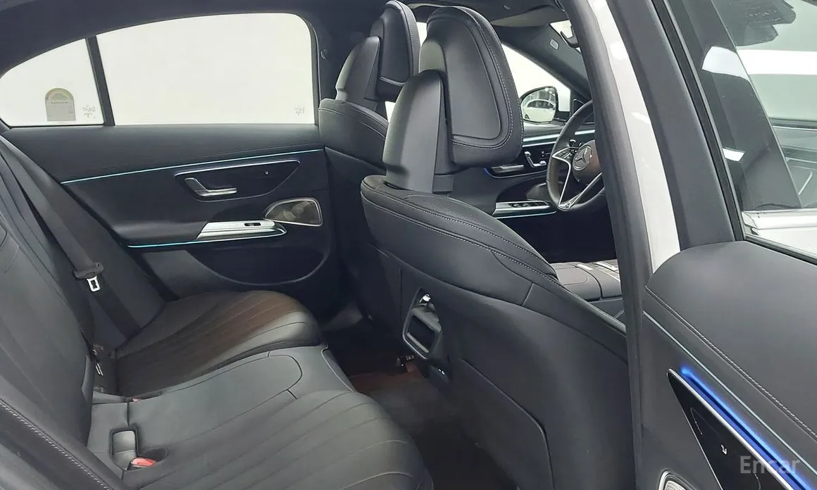 Фото 10 - Mercedes-Benz E-Class