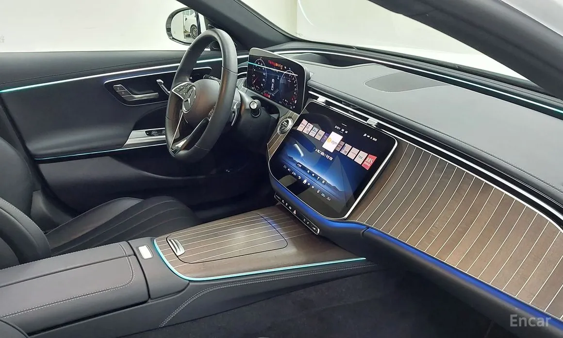 Фото 13 - Mercedes-Benz E-Class