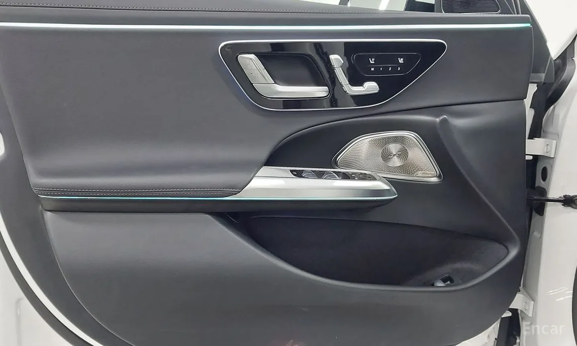 Фото 15 - Mercedes-Benz E-Class