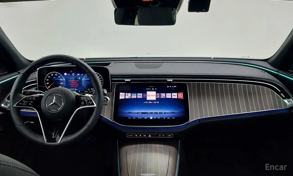 Фото 7 - Mercedes-Benz E-Class