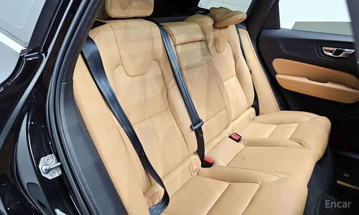 Фото 12 - Volvo XC60