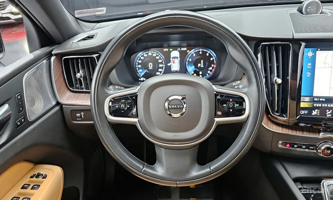 Фото 13 - Volvo XC60