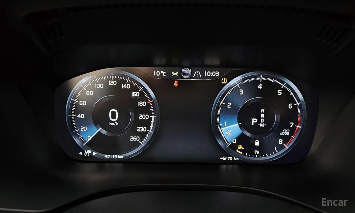 Фото 8 - Volvo XC60