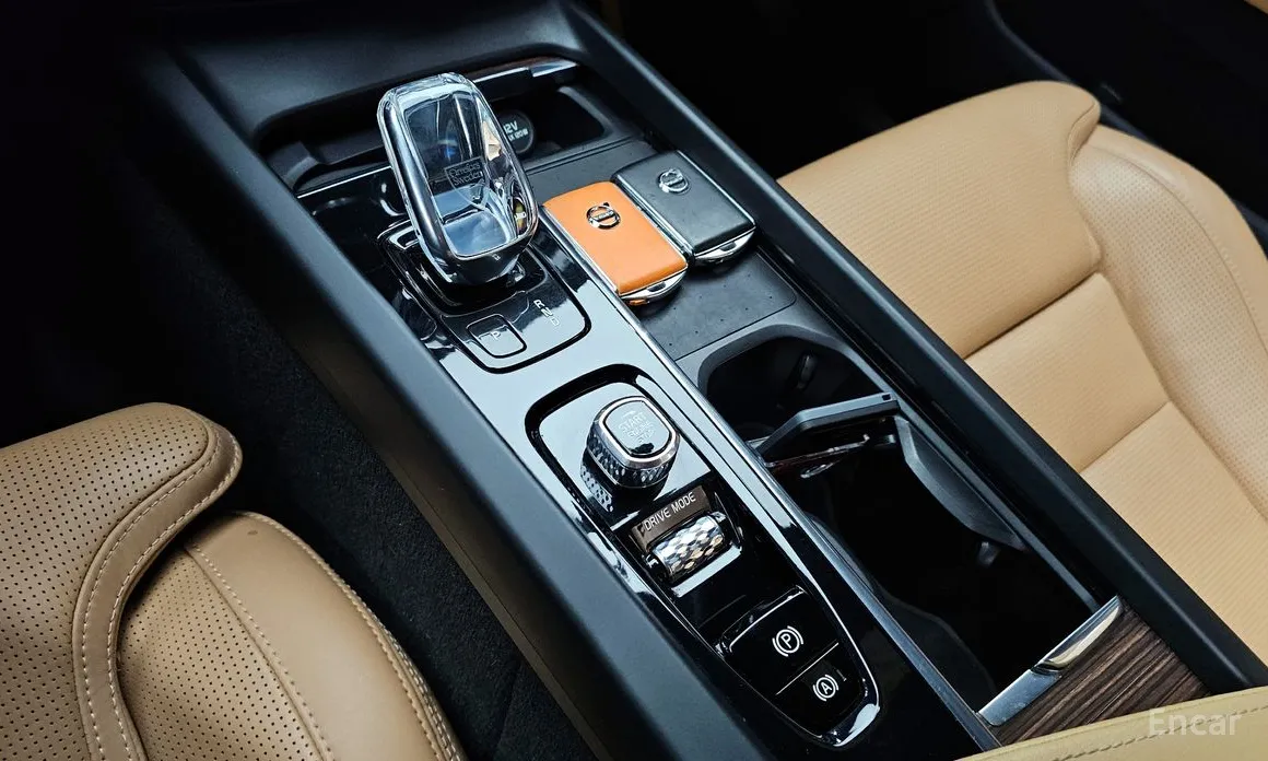 Фото 9 - Volvo XC60