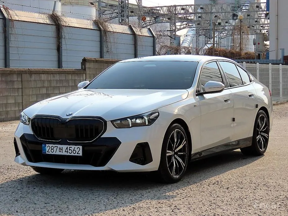 Фото 2 - BMW 5 Series