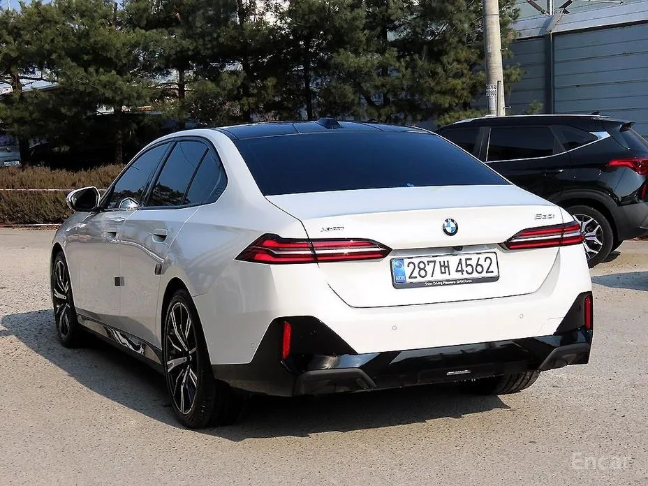 Фото 3 - BMW 5 Series