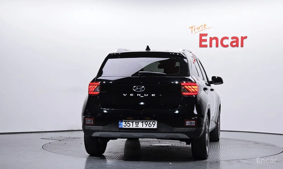 Фото 4 - Hyundai Venue