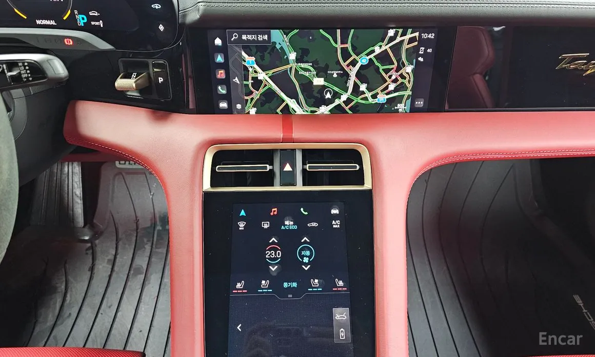 Фото 14 - Porsche Taycan