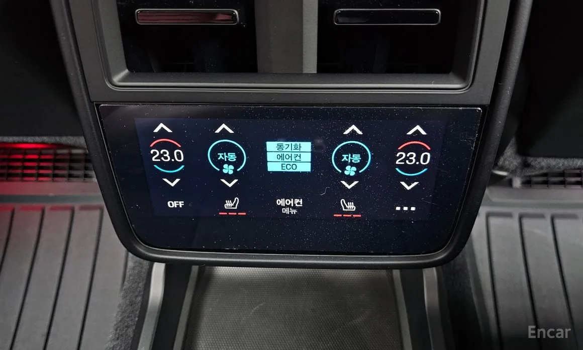 Фото 18 - Porsche Taycan