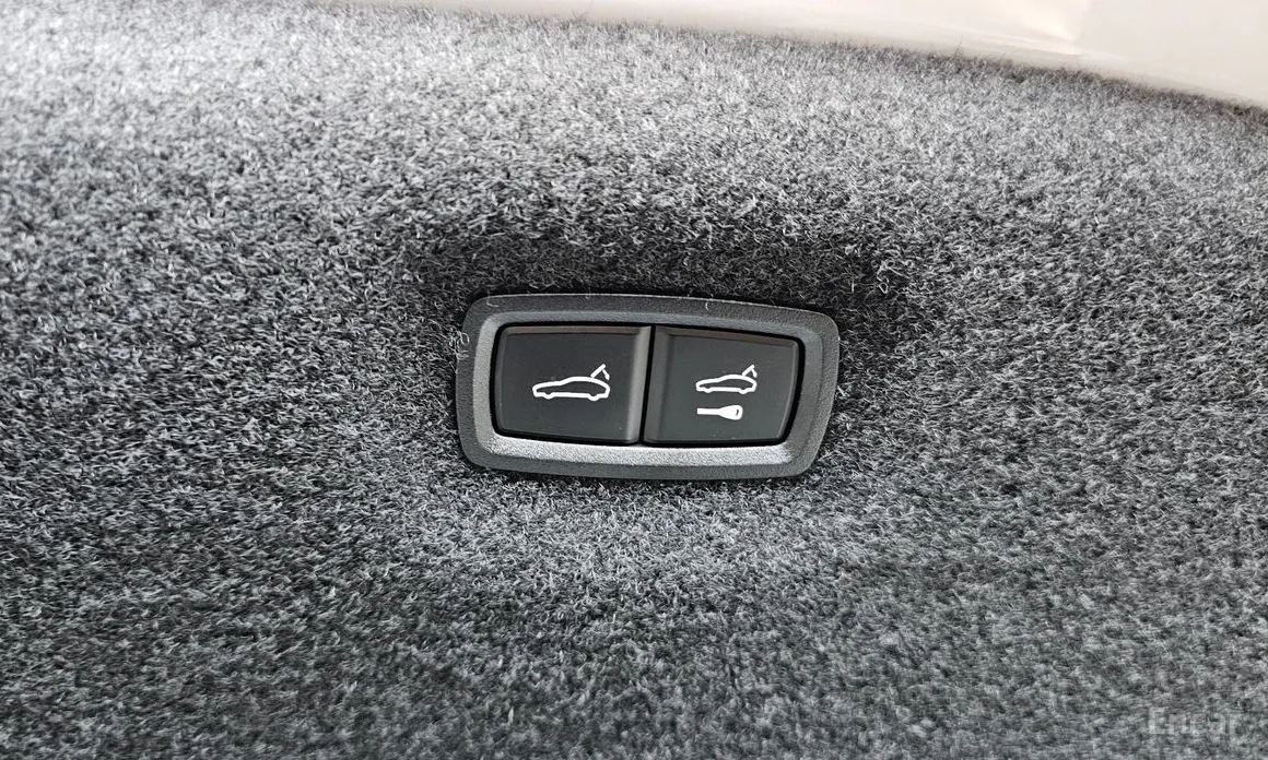 Фото 20 - Porsche Taycan