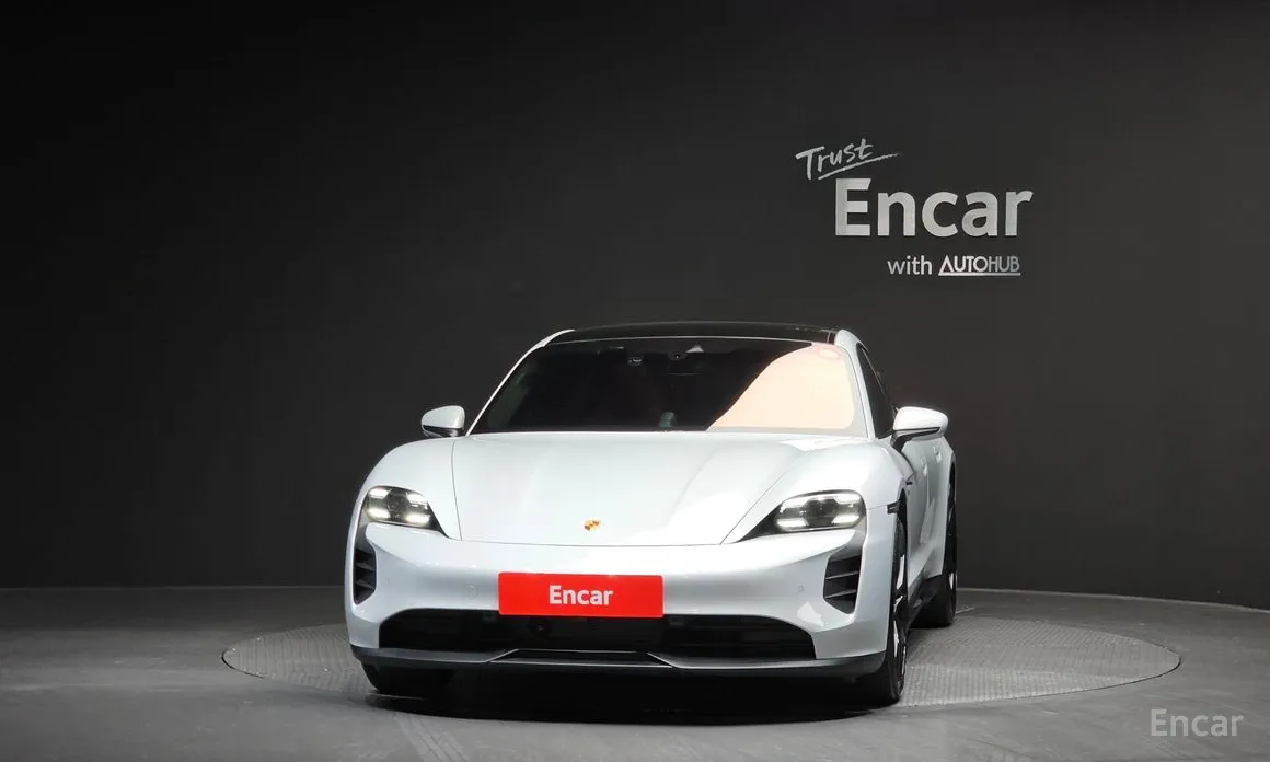 Фото 3 - Porsche Taycan