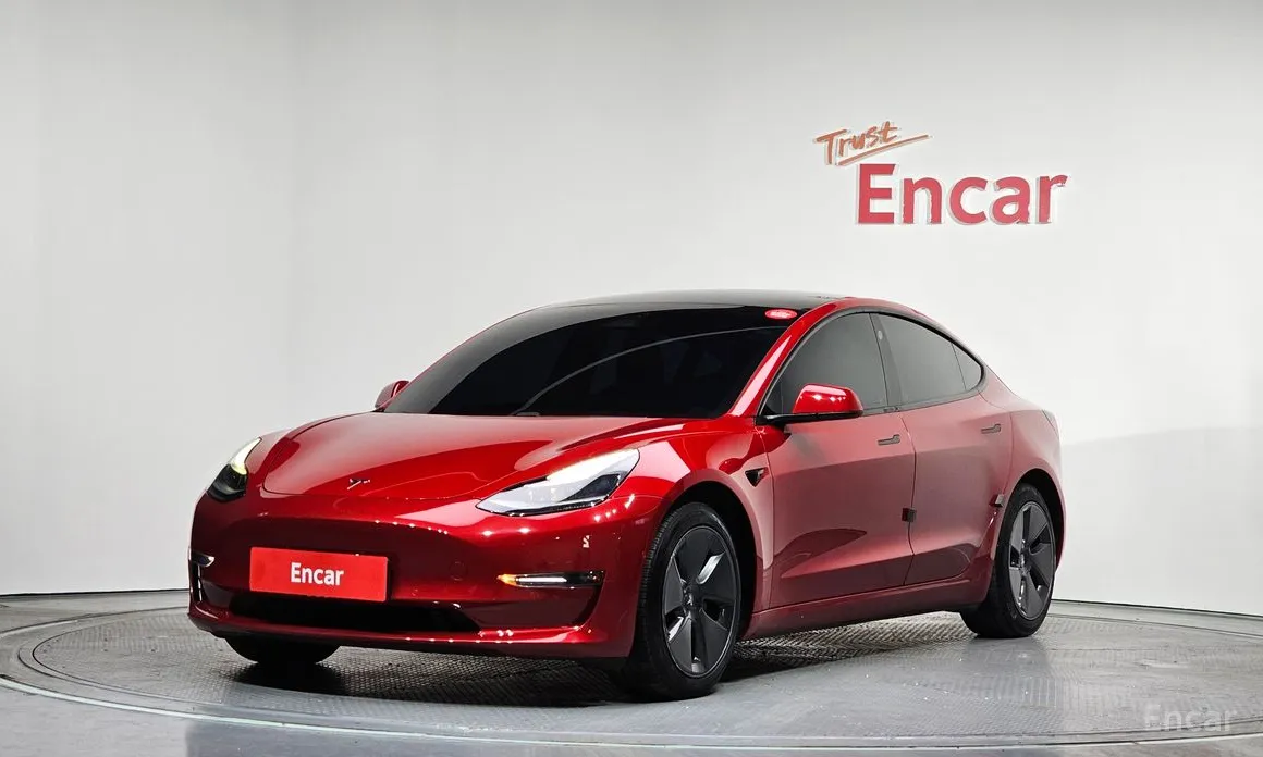 Фото 1 - Tesla Model 3