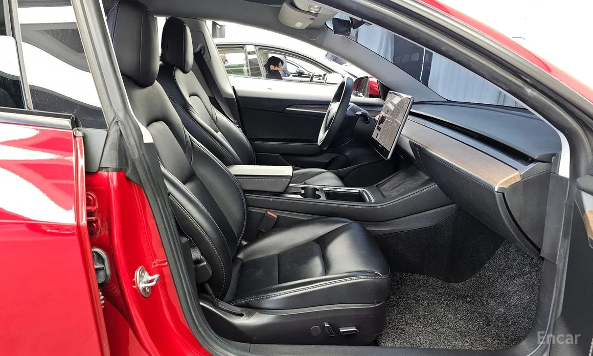 Фото 11 - Tesla Model 3