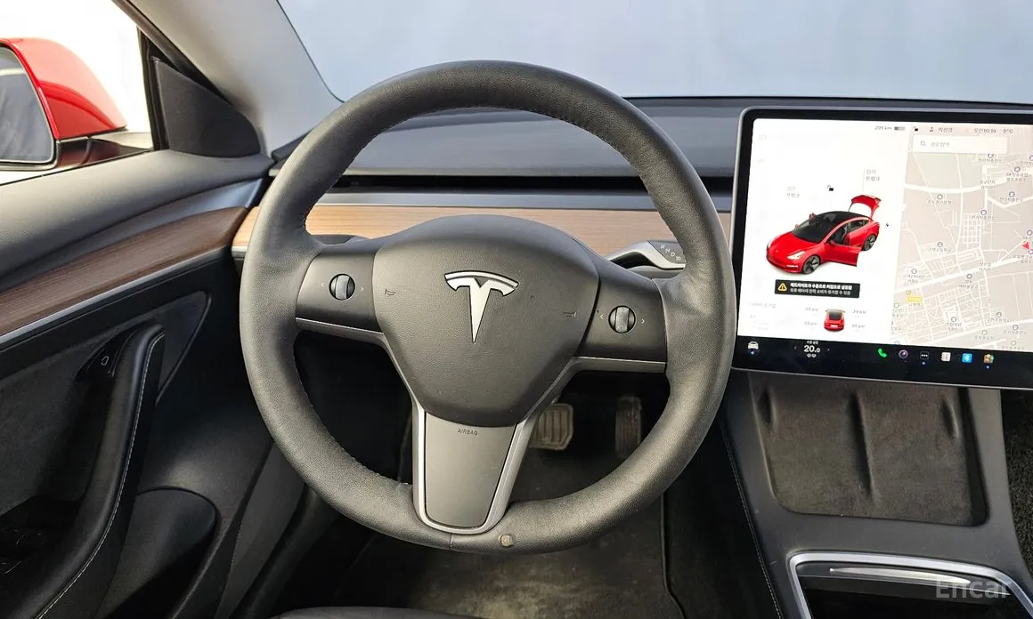 Фото 13 - Tesla Model 3