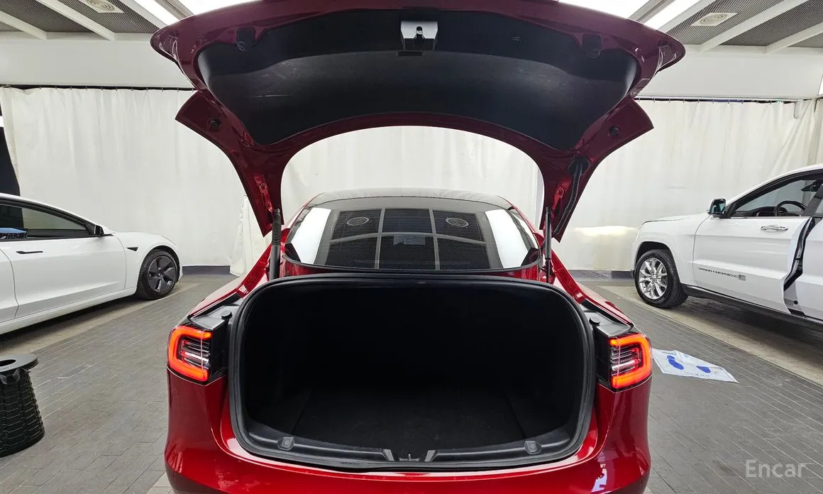 Фото 20 - Tesla Model 3