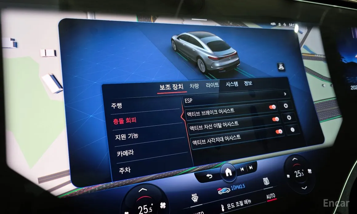 Фото 16 - Mercedes-Benz EQS