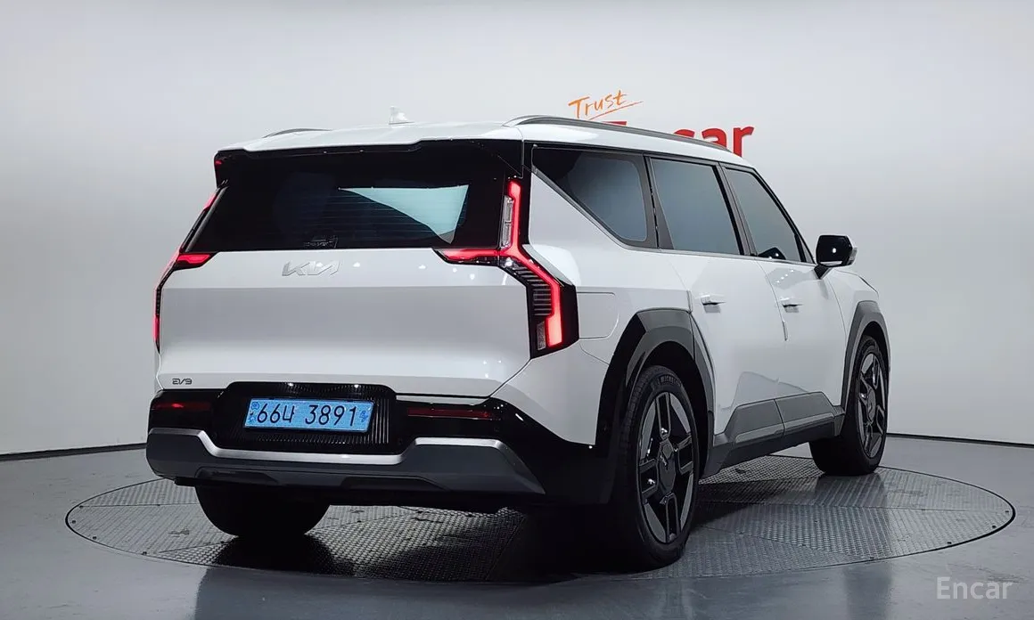 Фото 2 - Kia EV9