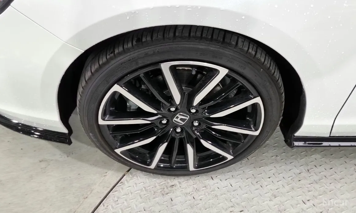 Фото 18 - Honda Accord