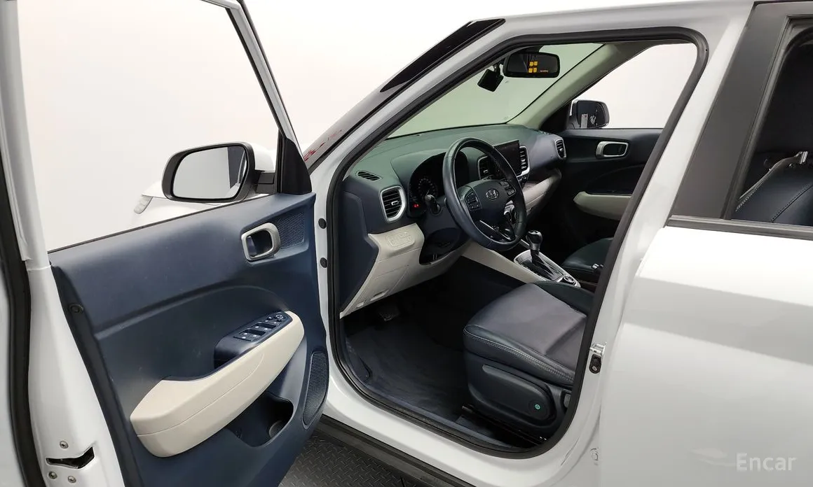 Фото 10 - Hyundai Venue