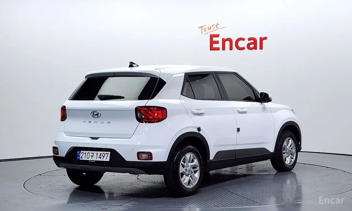 Фото 2 - Hyundai Venue