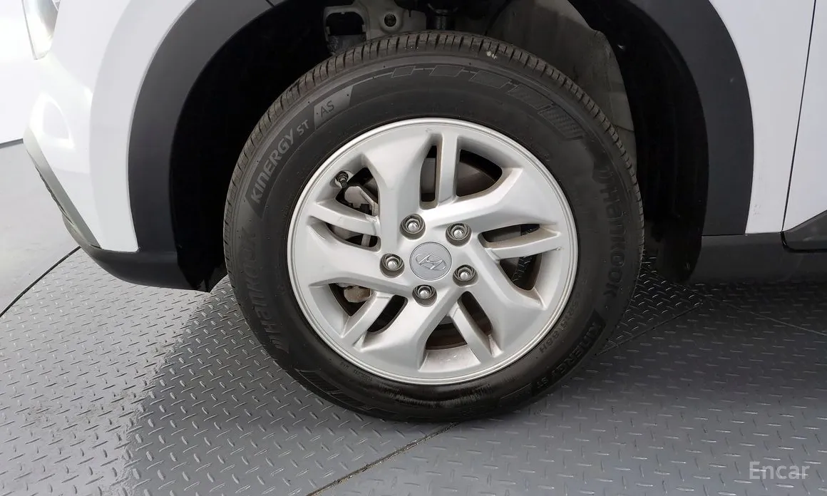 Фото 5 - Hyundai Venue