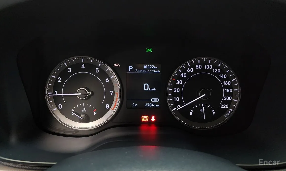 Фото 8 - Hyundai Venue