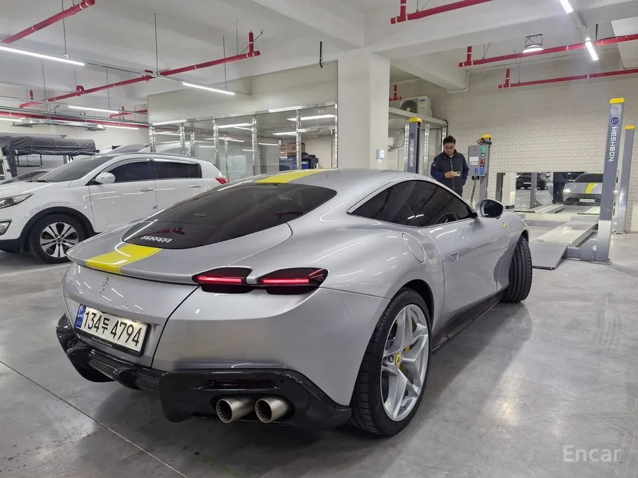Фото 2 - Ferrari Roma