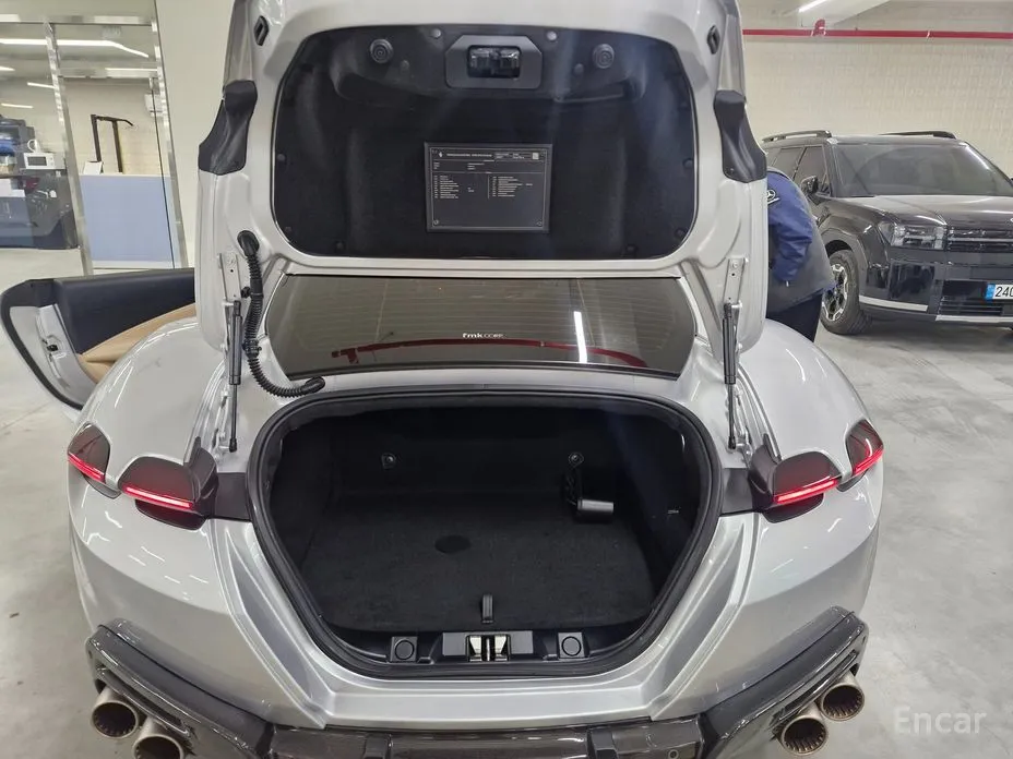 Фото 3 - Ferrari Roma