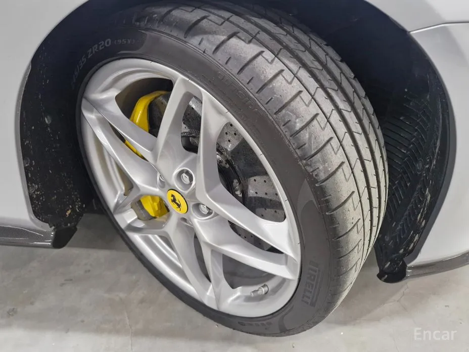 Фото 5 - Ferrari Roma