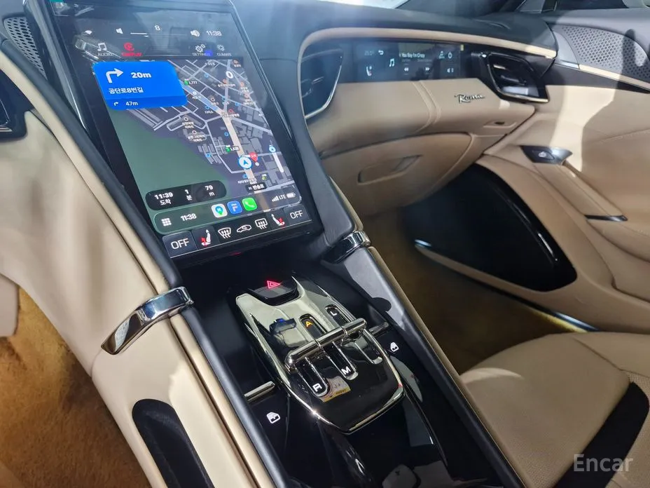 Фото 9 - Ferrari Roma