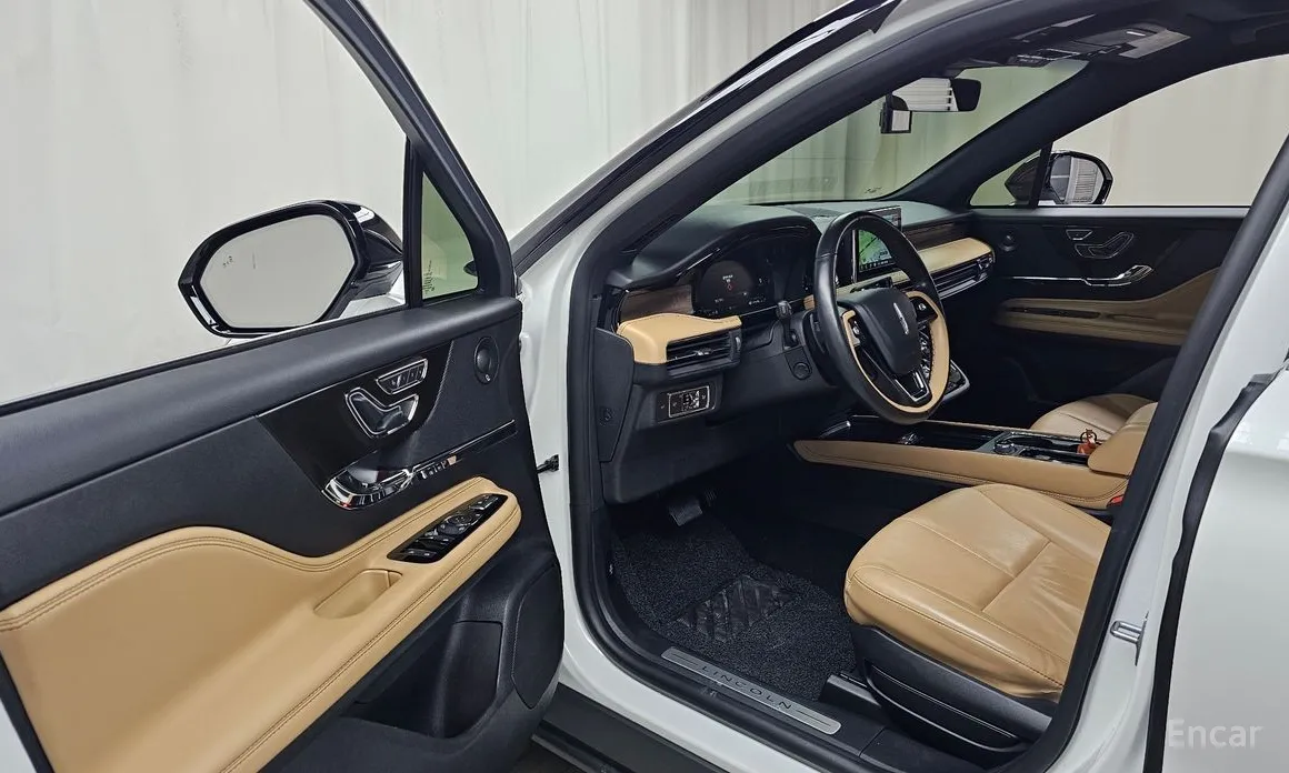 Фото 10 - Lincoln Corsair