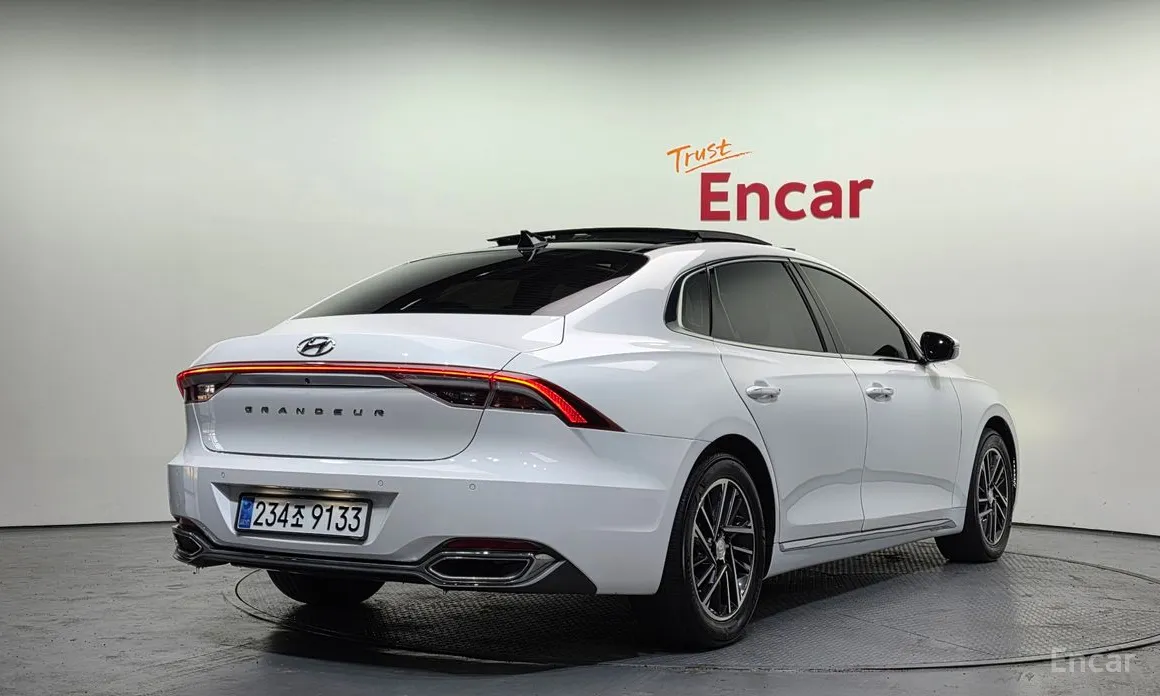 Фото 2 - Hyundai Grandeur