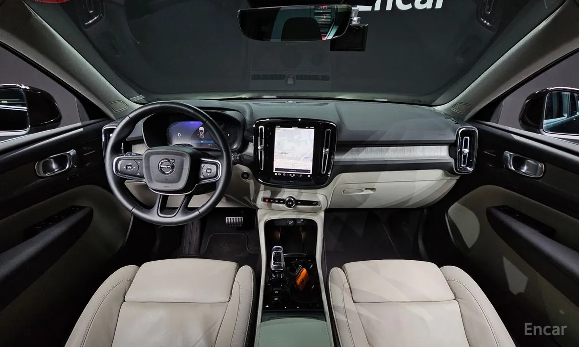 Фото 7 - Volvo XC40