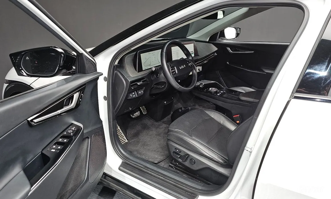 Фото 10 - Kia EV6