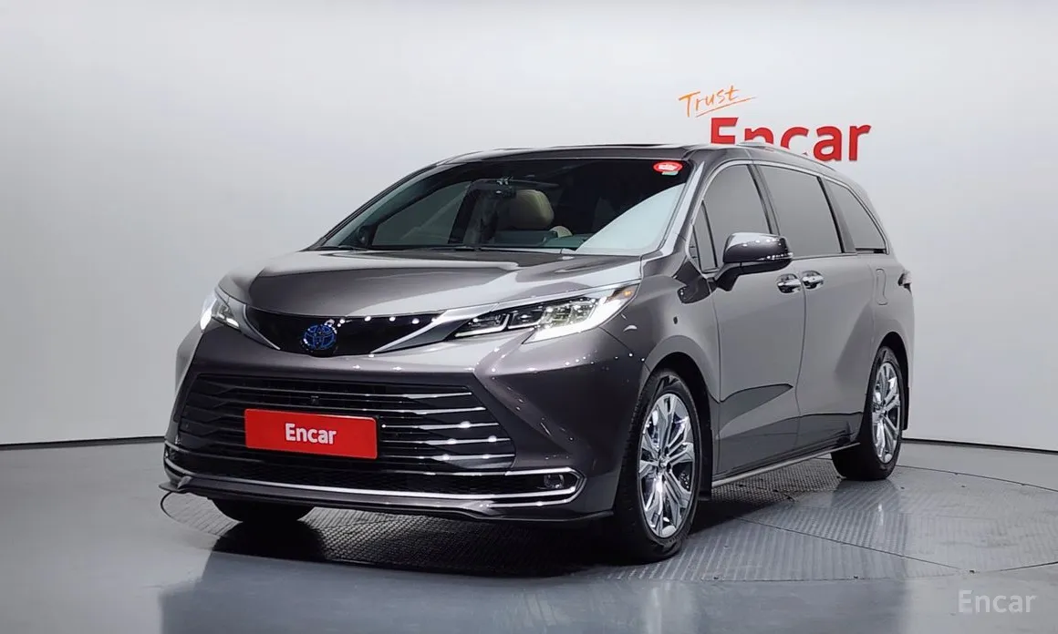 Фото 1 - Toyota Sienna