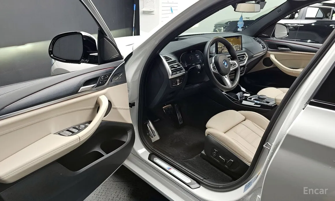 Фото 10 - BMW iX3