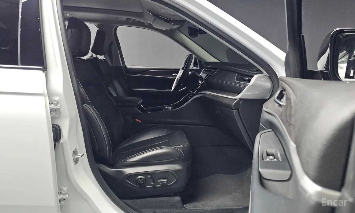 Фото 11 - Jeep Cherokee