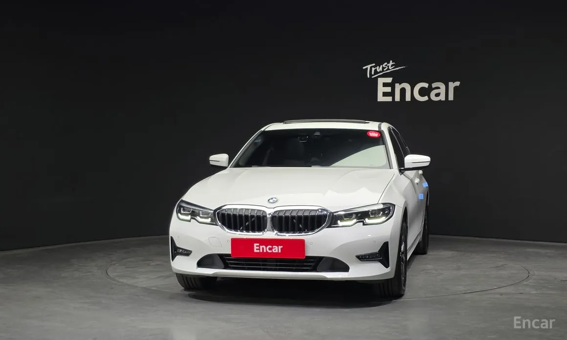 Photo 3 - BMW 3 Series