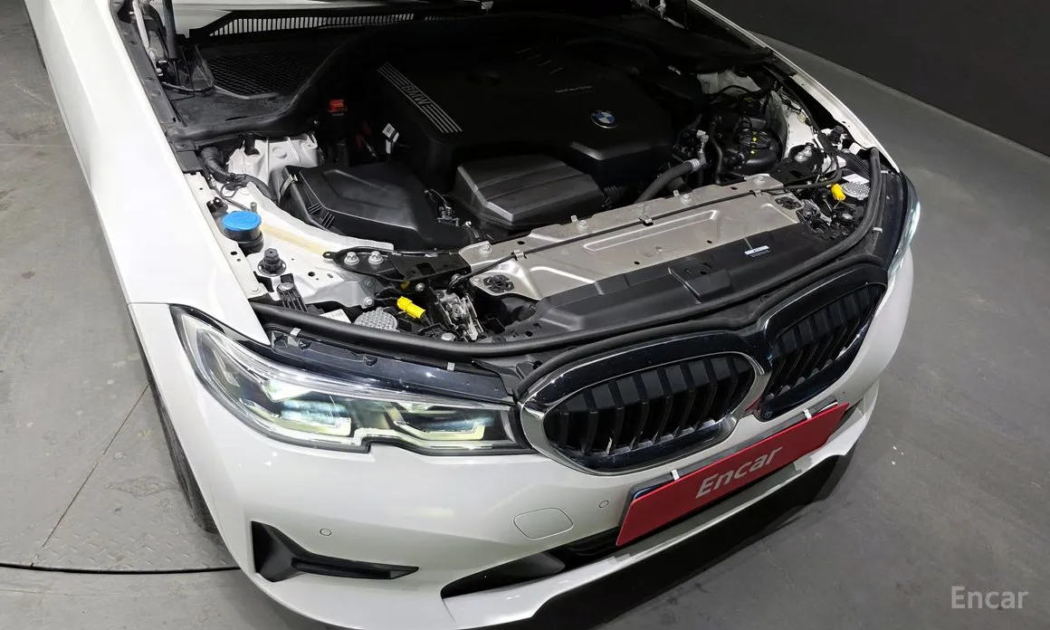 Photo 6 - BMW 3 Series