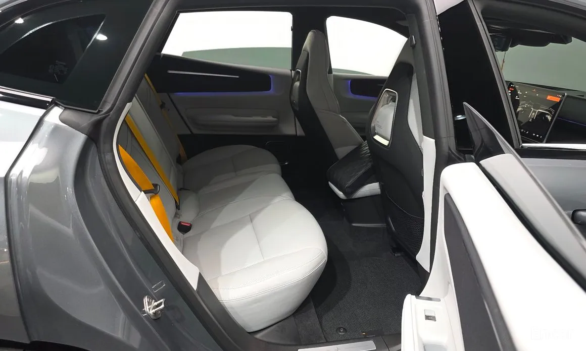 Фото 12 - Polestar 4