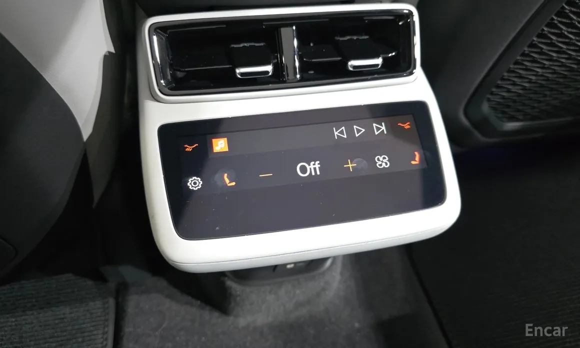 Фото 19 - Polestar 4