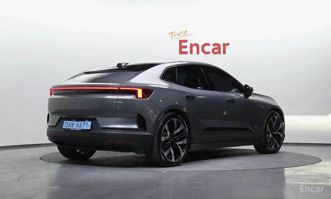 Фото 2 - Polestar 4