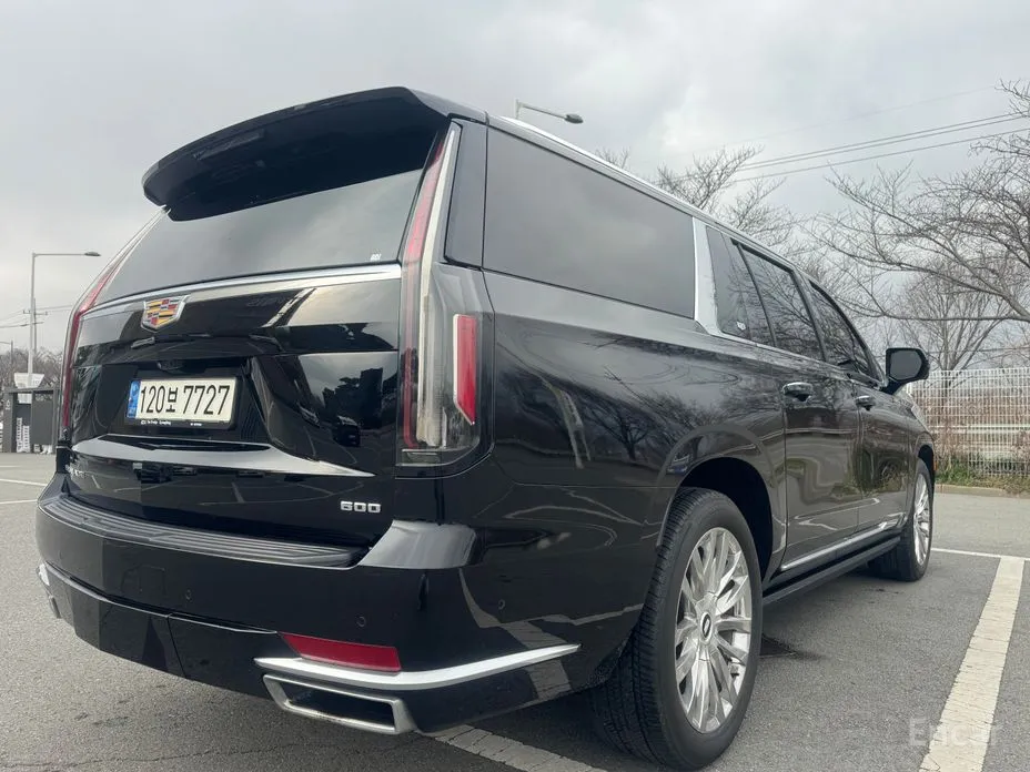 Фото 2 - Cadillac Escalade