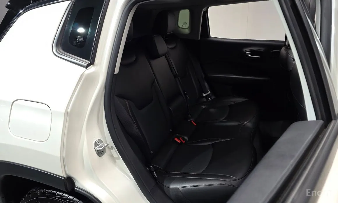 Фото 11 - Jeep Compass