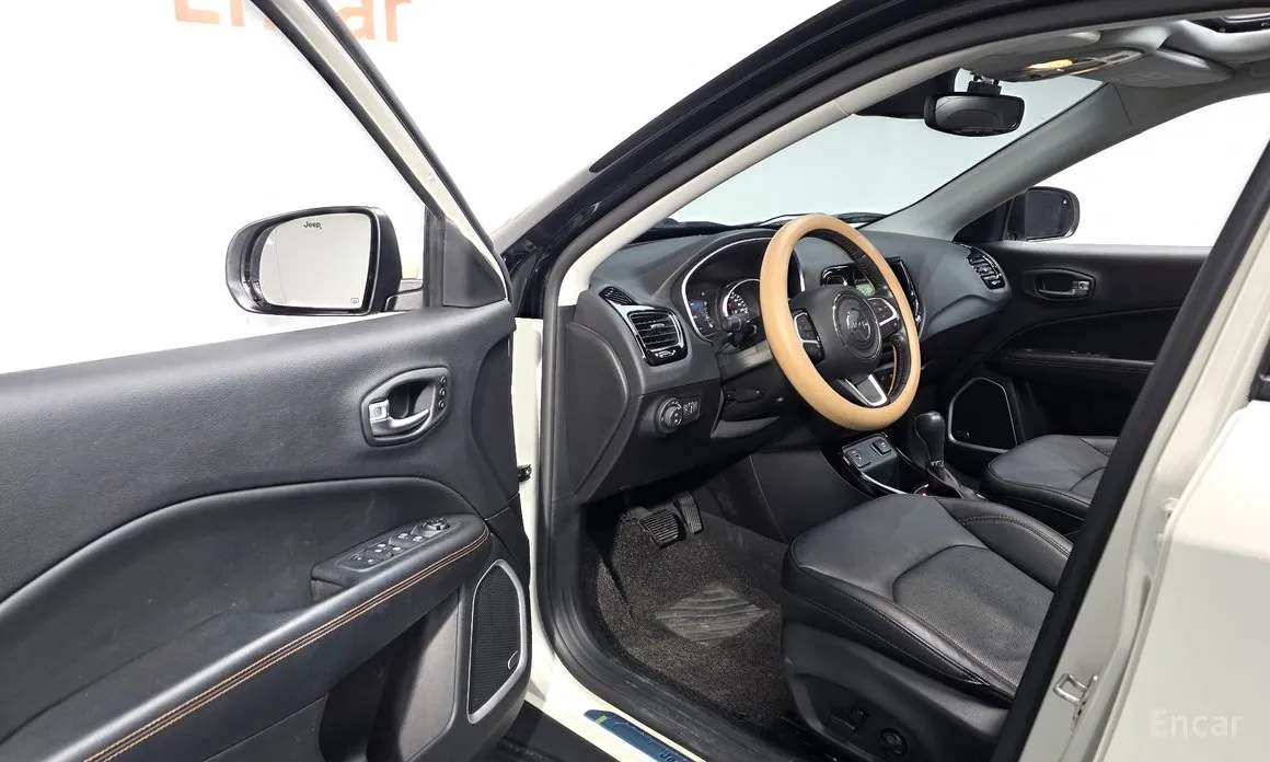 Фото 12 - Jeep Compass