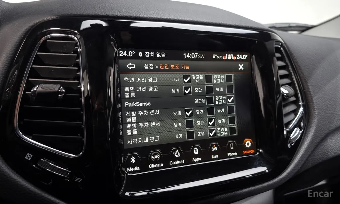 Фото 17 - Jeep Compass